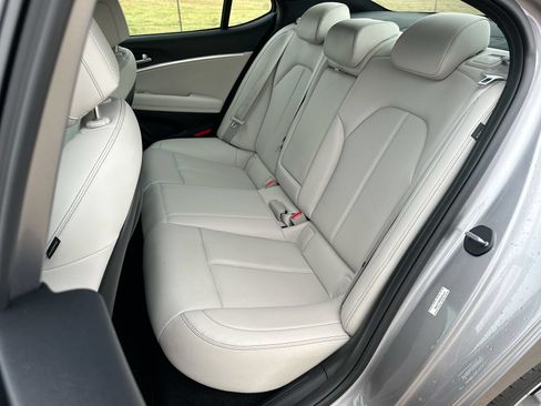 Used 2024 Genesis G70 2.5T RWD image 22