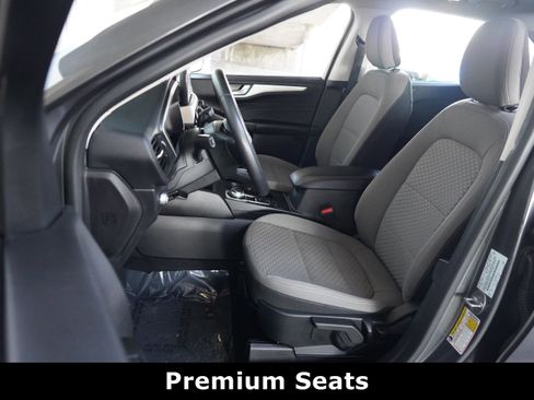 Used 2021 Ford Escape SE w/ Cold Weather Package image 25