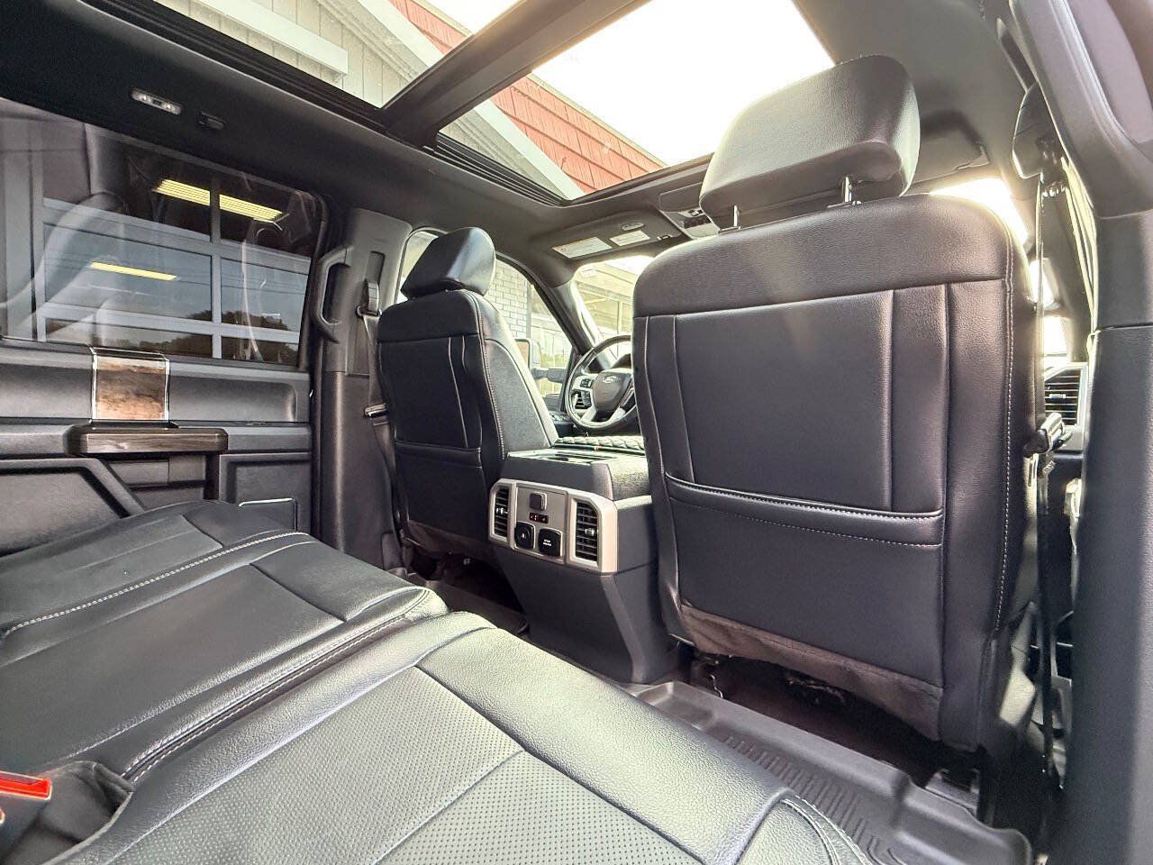 Used 2022 Ford F250 Lariat w/ Lariat Ultimate Package AWD/4WD image 40