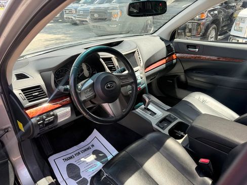 Used 2011 Subaru Outback 2.5i Limited AWD/4WD image 12