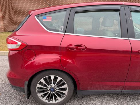 Used 2017 Ford C-MAX Energi Titanium w/ Equipment Group 501A image 13