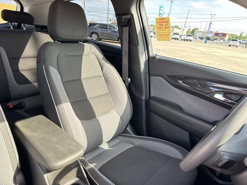 Used 2025 Chevrolet TrailBlazer LT FWD image 28