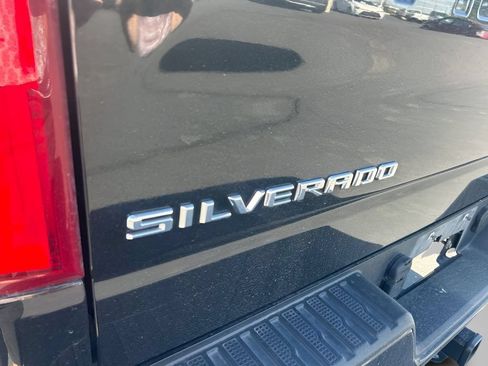 Used 2019 Chevrolet Silverado 1500 Custom Trail Boss w/ Custom Convenience Package AWD/4WD image 11