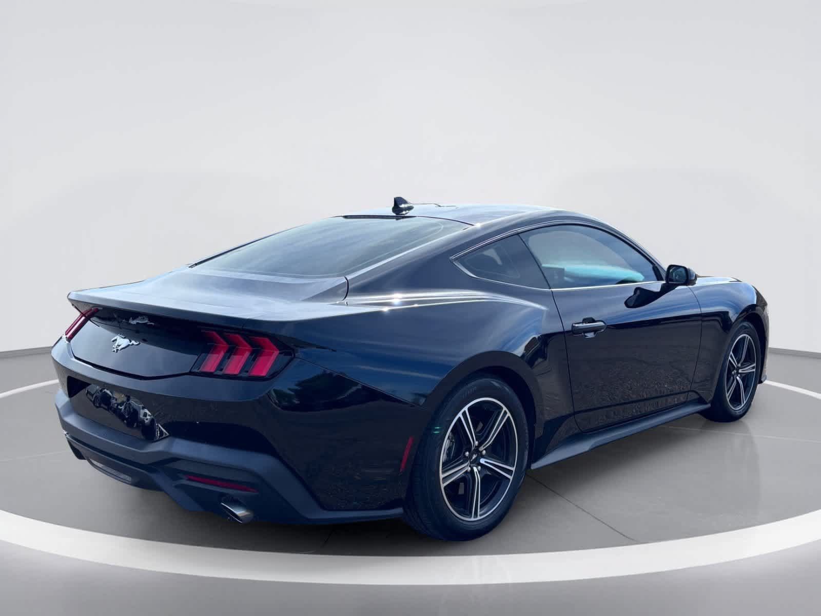 Used 2024 Ford Mustang Coupe RWD image 6
