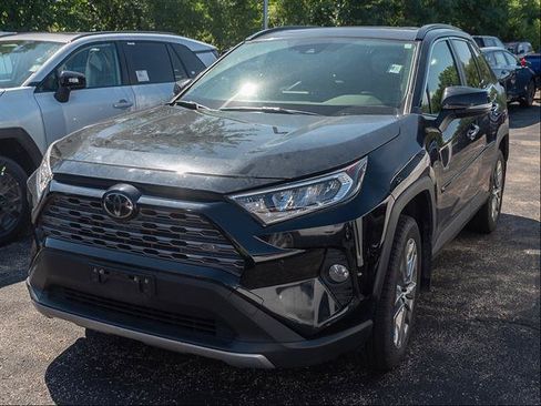 Used 2019 Toyota RAV4 Limited w/ Cold Weather Package AWD/4WD image 3