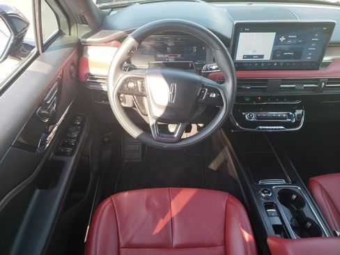 Used 2023 Lincoln Corsair Reserve w/ Equipment Group 202A image 3