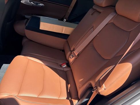 New 2026 Genesis GV70 2.5T Advanced image 10