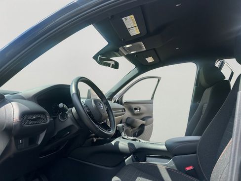 Certified 2025 Honda HR-V Sport image 9