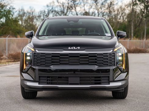 Used 2026 Kia Sportage LX w/ LX Convenience Package image 2