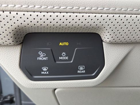 New 2026 Volkswagen Atlas SE FWD image 15