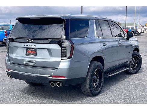 Used 2025 Chevrolet Tahoe Premier AWD/4WD image 14