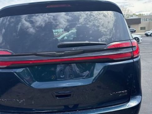 Used 2023 Chrysler Pacifica Limited w/ Uconnect Theater Family Group AWD/4WD image 15