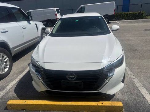 Used 2024 Nissan Sentra S FWD image 2