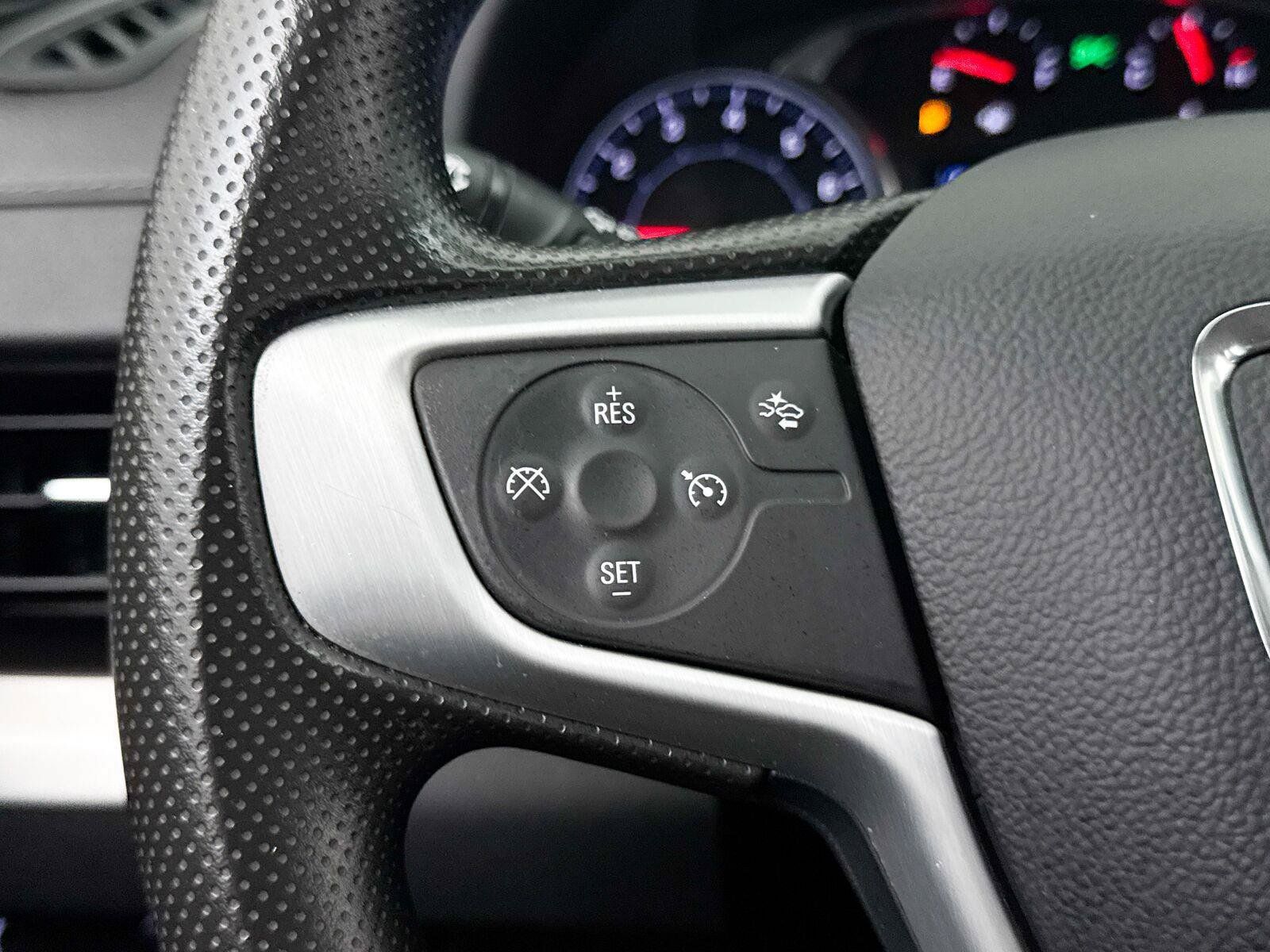 Used 2023 GMC Terrain SLE FWD image 31