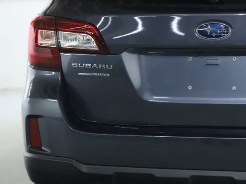 Used 2017 Subaru Outback 2.5i Premium image 41