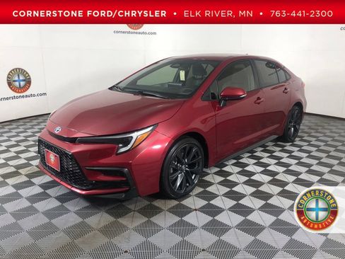 Used 2024 Toyota Corolla SE FWD image 1