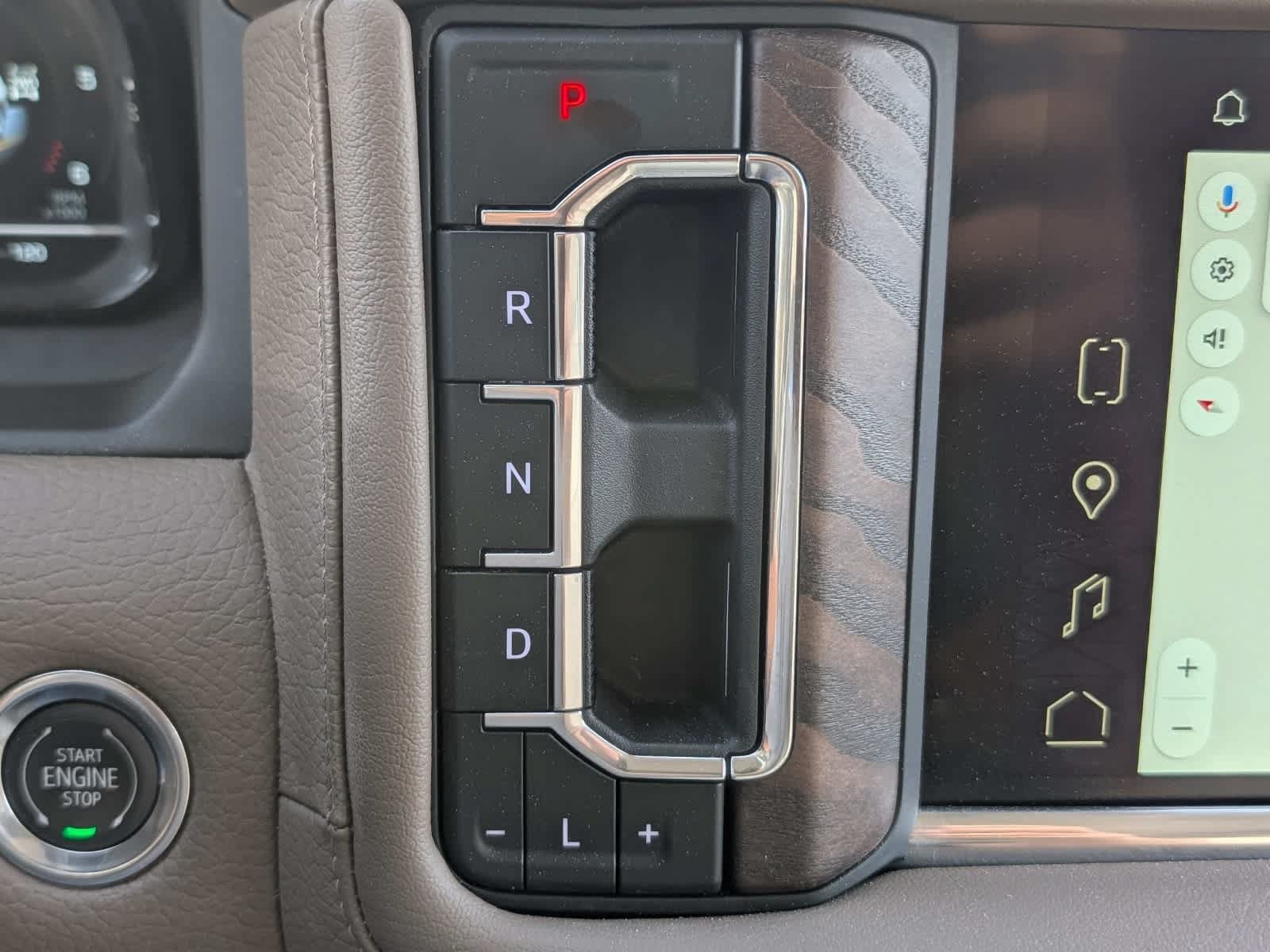 Used 2023 GMC Yukon XL Denali AWD/4WD image 31