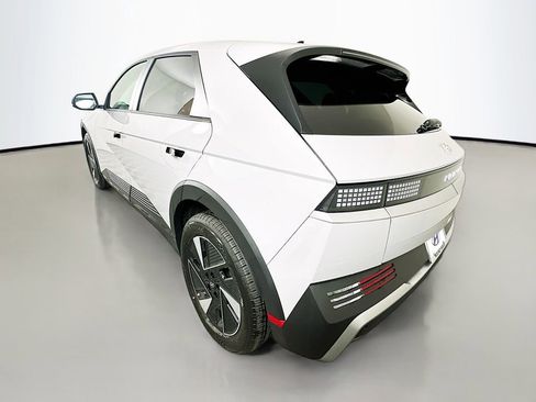 New 2026 Hyundai Ioniq 5 SEL image 7