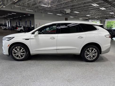 Used 2023 Buick Enclave Essence w/ Experience Buick Package AWD/4WD image 4