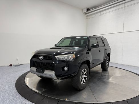 Used 2018 Toyota 4Runner TRD Off-Road Premium image 3