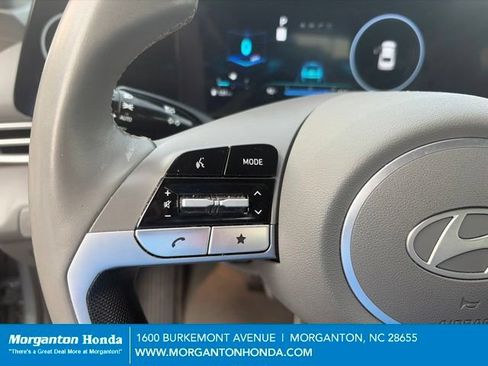 Used 2025 Hyundai Elantra SEL FWD image 16
