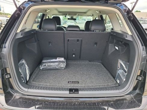 New 2025 Volkswagen Taos SEL image 40