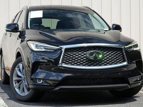 Used 2022 INFINITI QX50 Luxe FWD image 2
