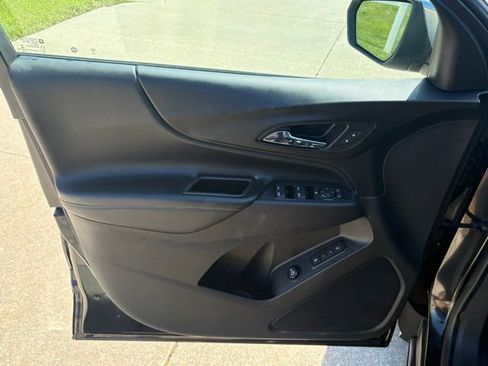 Used 2020 Chevrolet Equinox Premier AWD/4WD image 8