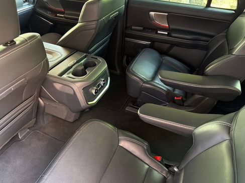 Used 2025 Ford Expedition Max Platinum AWD/4WD image 16