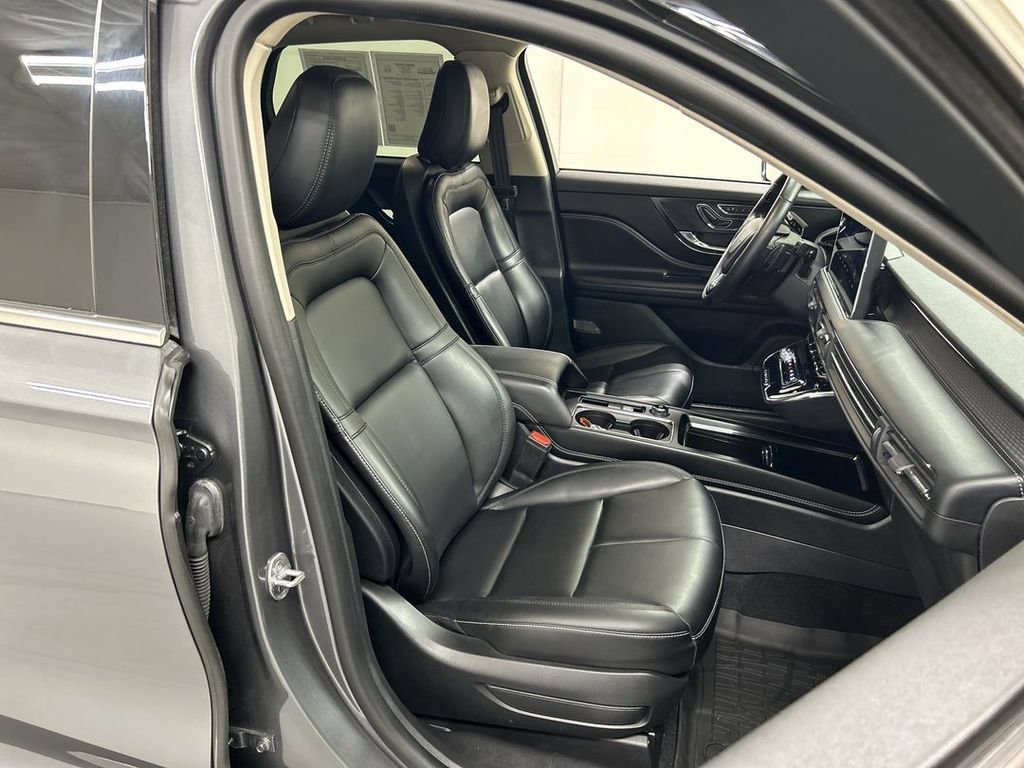 Used 2023 Lincoln Corsair AWD image 23