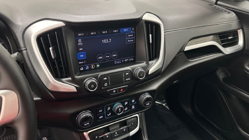 Used 2024 GMC Terrain SLT AWD/4WD image 14