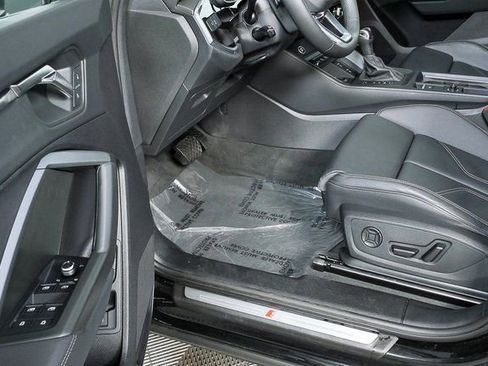 Used 2025 Audi Q3 2.0T Premium w/ Convenience Package image 7