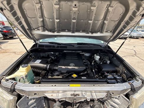 Used 2014 Toyota Sequoia Platinum RWD image 19