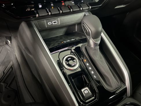 Certified 2024 Chevrolet Colorado LT w/ LT Convenience Package III image 51