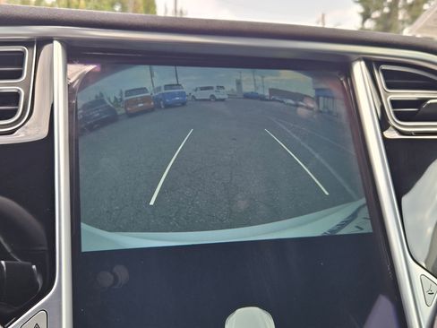 Used 2016 Tesla Model S 70D image 19