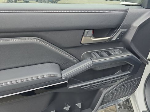 New 2026 Toyota 4Runner Limited AWD/4WD image 12