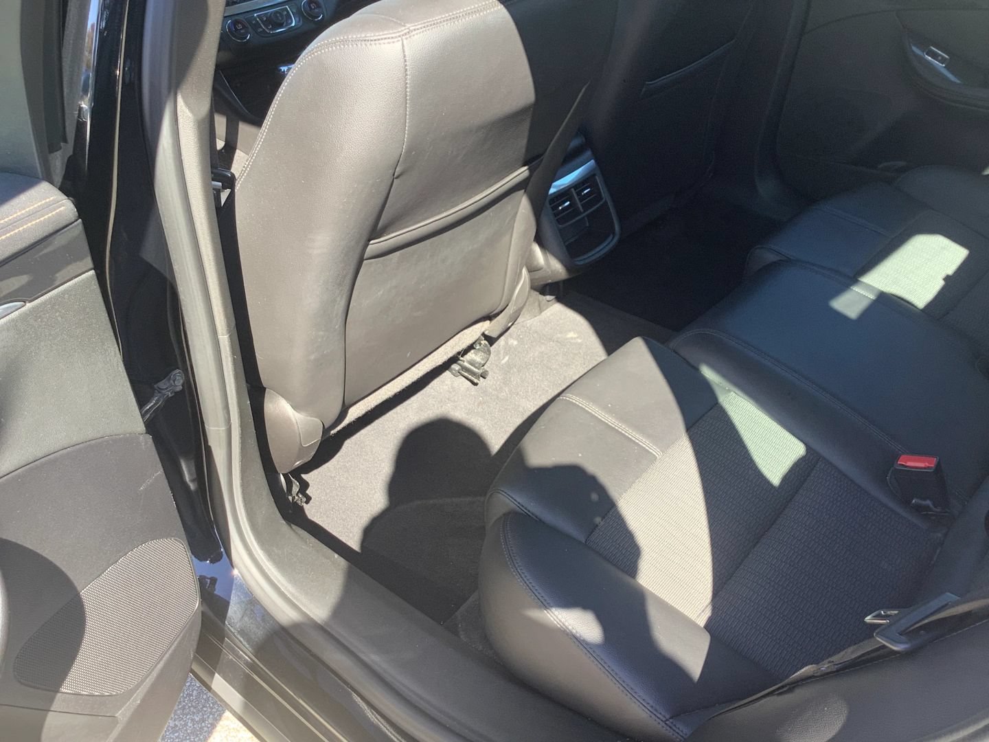 Used 2017 Chevrolet Impala LT FWD image 18