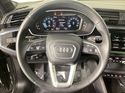 Used 2025 Audi Q3 2.0T Premium image 26