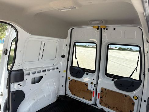 Used 2010 Ford Transit Connect XLT FWD image 33