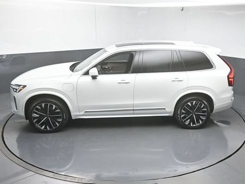 New 2026 Volvo XC90 T8 Plus w/ Protection Package Premier AWD/4WD image 46