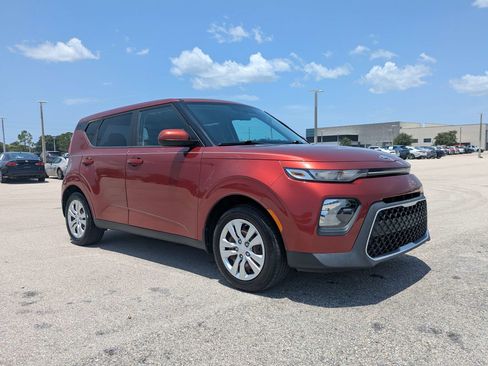 Used 2020 Kia Soul LX FWD image 2