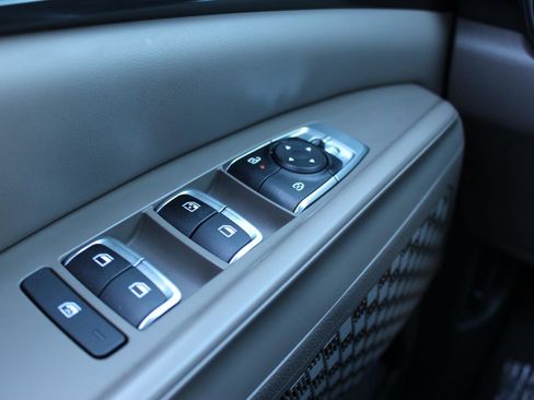 Certified 2025 Kia Carnival image 29