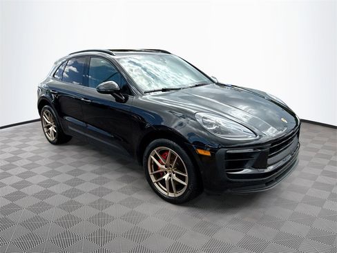 Used 2022 Porsche Macan S w/ Premium Package Plus image 4