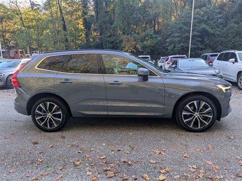 Certified 2022 Volvo XC60 B5 Momentum w/ Advanced Package image 8