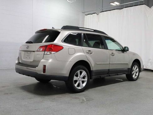 Used 2014 Subaru Outback 2.5i Premium AWD/4WD image 9
