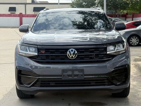 Used 2021 Volkswagen Atlas Cross Sport SEL R-Line w/ Cross Sport MDO Package FWD image 6