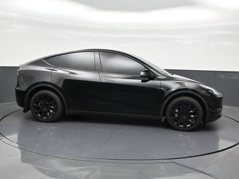 Used 2023 Tesla Model Y Long Range AWD/4WD image 6