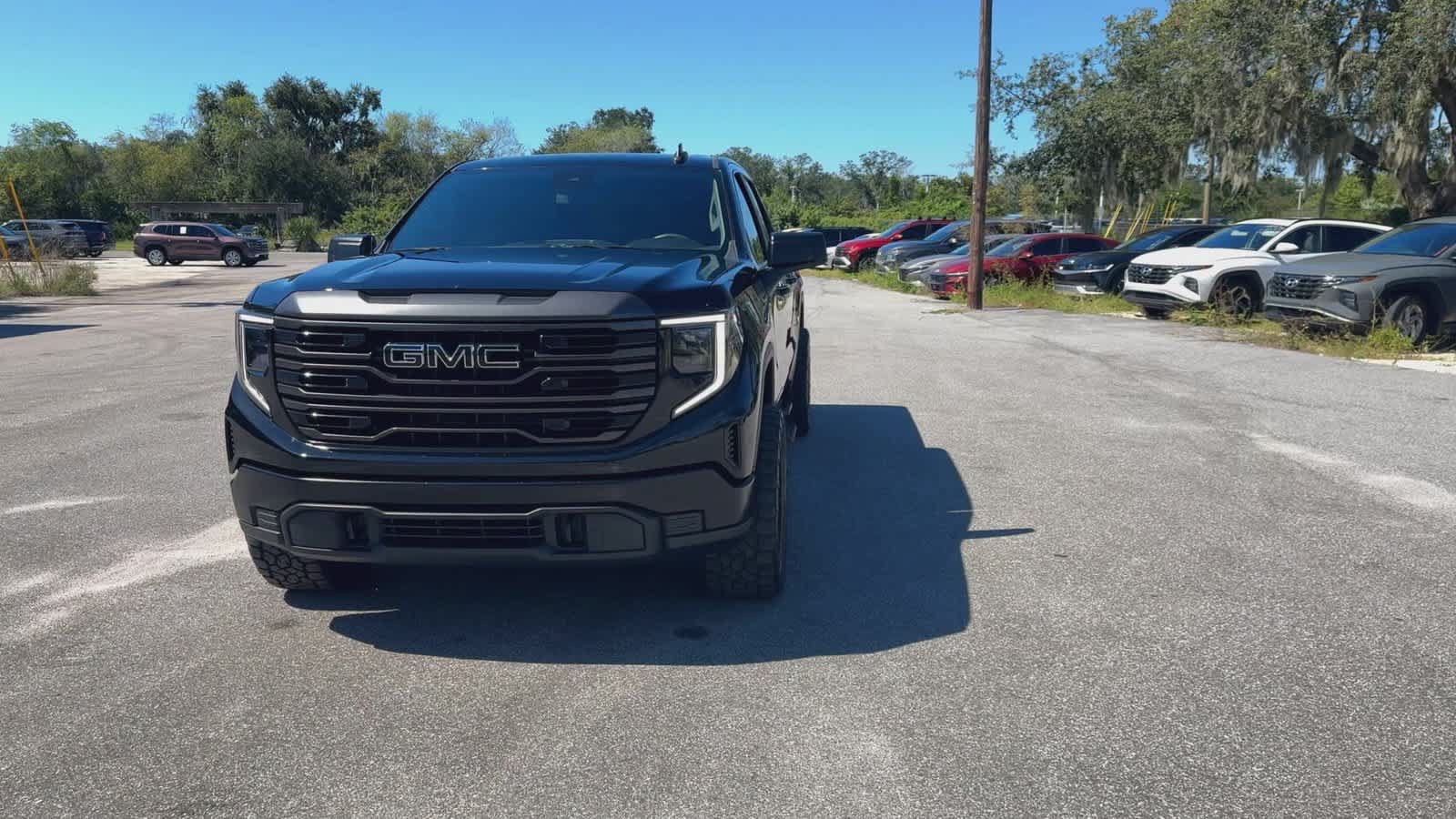 Used 2022 GMC Sierra 1500 Pro w/ Convenience Package AWD/4WD image 3