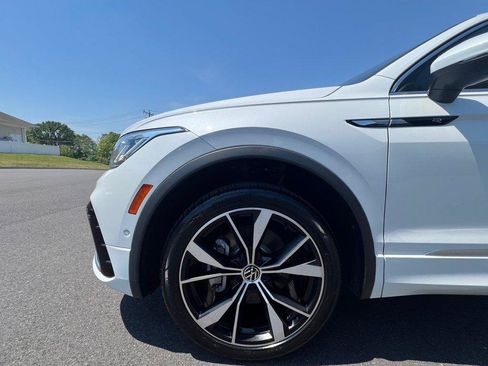 Certified 2022 Volkswagen Tiguan SEL R-Line AWD/4WD image 9