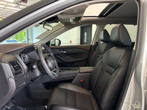 Used 2023 Nissan Rogue SV w/ SV Premium B Package AWD/4WD image 11